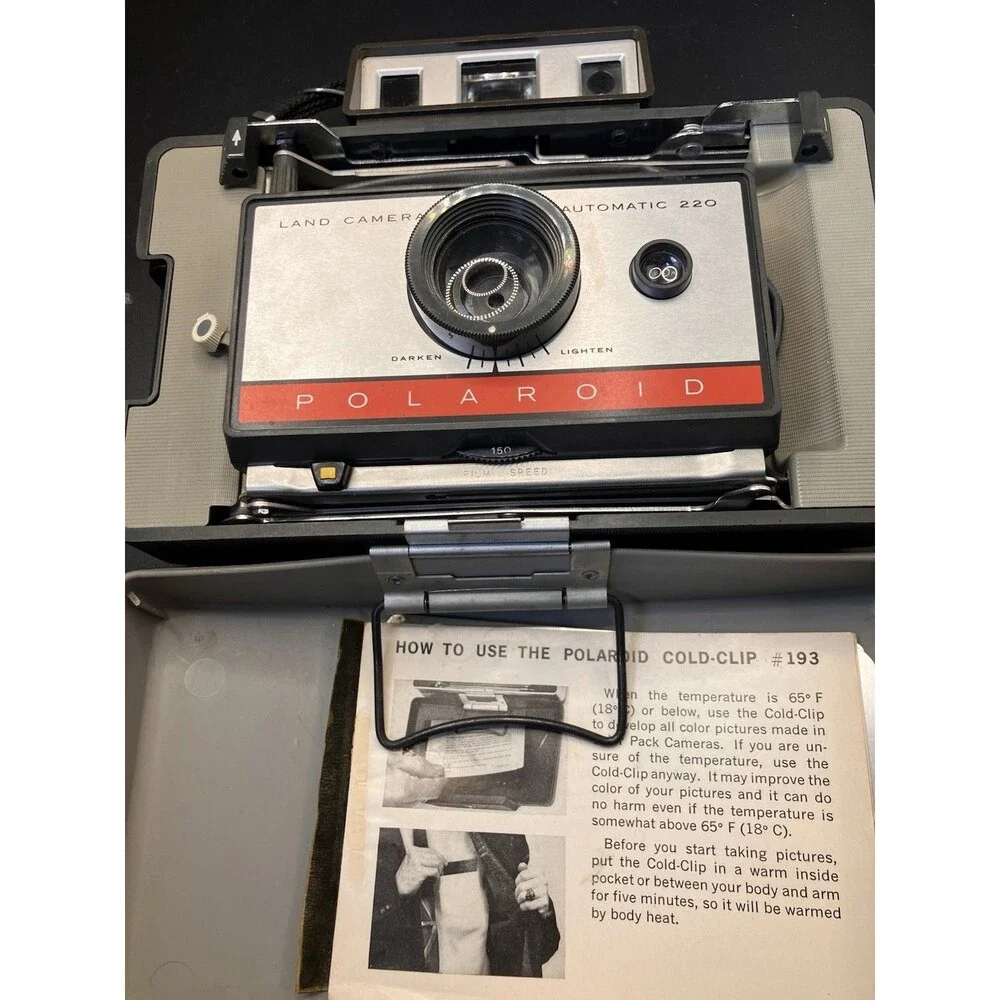 Vintage Polaroid Automatic 220 Land Camera Instant Film Camera w/ Case Untested
